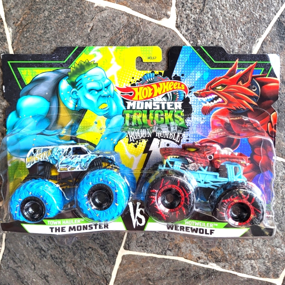 Monster Trucks Roarin' Rumble Set - The Monster vs Werewolf